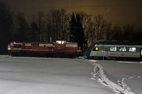 «Холодный Улли принес много теплых сердец». Минчане помогли пассажирам поезда, застравшего без отопления под Дзержинском